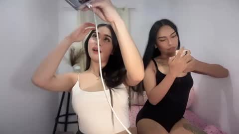 Snapshot of expensivets_chloe chatting on 6, 1, 2026 chloee online show from 6, 1, 2026