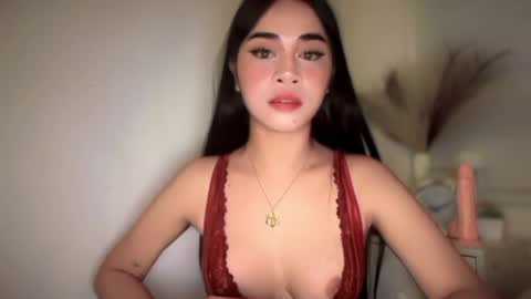 Snapshot of expensivets_chloe chatting on 6, 3, 2026 chloee online show from 6, 3, 2026