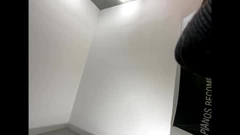 Snapshot of explosive_andyy chatting on 17, 11, 2025 Explosivee andyy online show from 17, 11, 2025