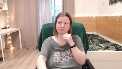 Snapshot of exponentex5 chatting on 11, 5, 2026 Crystal online show from 11, 5, 2026