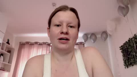 Snapshot of exponentex5 chatting on 16, 5, 2026 Crystal online show from 16, 5, 2026