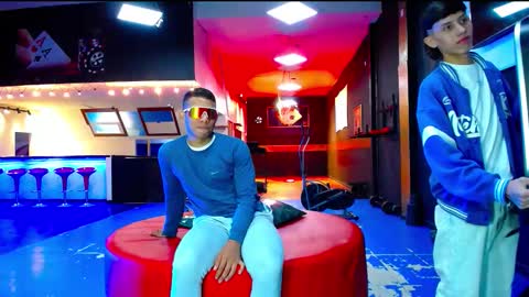 extrangers online show from 12, 9, 2025