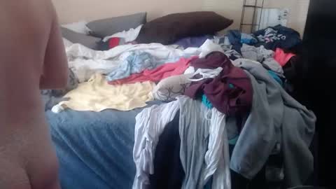 Snapshot of eyeswall0w chatting on 21, 10, 2025 eyeswall0w online show from 21, 10, 2025