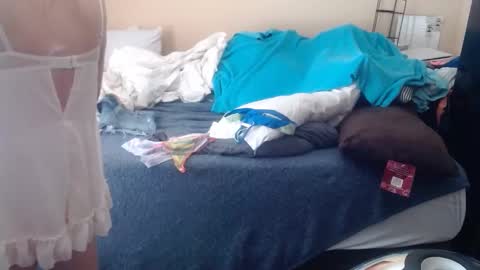 Snapshot of eyeswall0w chatting on 24, 2, 2026 eyeswall0w online show from 24, 2, 2026