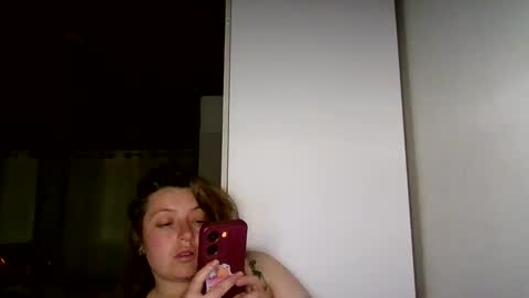 Snapshot of ezlngirl chatting on 28, 11, 2025 Aimee online show from 28, 11, 2025