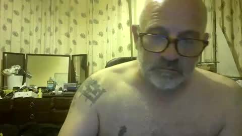 Snapshot of f1zzeek chatting on 26, 5, 2026 f1zzeek online show from 26, 5, 2026