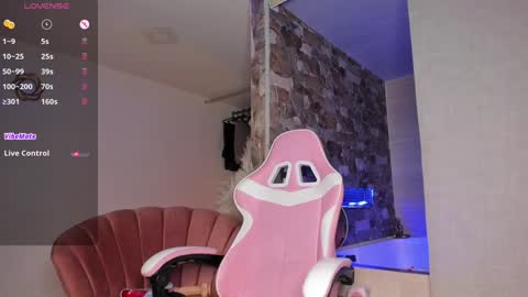 Snapshot of fabianna_laraa chatting on 4, 12, 2024 Thianna online show from 4, 12, 2024