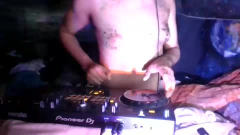 fadeyisteven32 online show from 9, 8, 2026