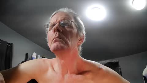 Snapshot of fantasyresort chatting on 12, 1, 2025 fantasyresort online show from 12, 1, 2025