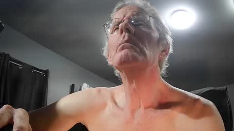 Snapshot of fantasyresort chatting on 2, 2, 2025 fantasyresort online show from 2, 2, 2025