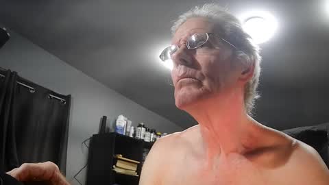 Snapshot of fantasyresort chatting on 3, 2, 2025 fantasyresort online show from 3, 2, 2025