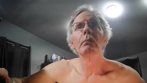 Snapshot of fantasyresort chatting on 8, 2, 2025 fantasyresort online show from 8, 2, 2025