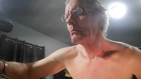 Snapshot of fantasyresort chatting on 2, 3, 2025 fantasyresort online show from 2, 3, 2025