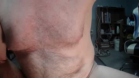 Snapshot of fantasyresort chatting on 10, 3, 2025 fantasyresort online show from 10, 3, 2025