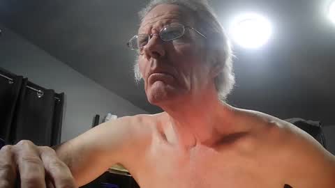 Snapshot of fantasyresort chatting on 12, 3, 2025 fantasyresort online show from 12, 3, 2025