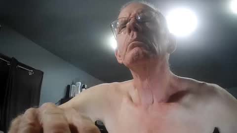 Snapshot of fantasyresort chatting on 13, 10, 2025 fantasyresort online show from 13, 10, 2025