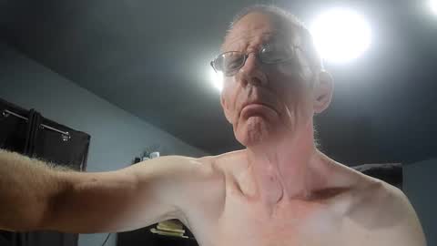 Snapshot of fantasyresort chatting on 15, 10, 2025 fantasyresort online show from 15, 10, 2025