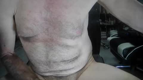 Snapshot of fantasyresort chatting on 16, 10, 2025 fantasyresort online show from 16, 10, 2025