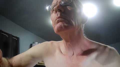 Snapshot of fantasyresort chatting on 21, 10, 2025 fantasyresort online show from 21, 10, 2025