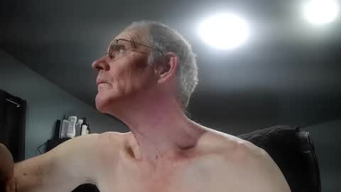 Snapshot of fantasyresort chatting on 1, 11, 2025 fantasyresort online show from 1, 11, 2025