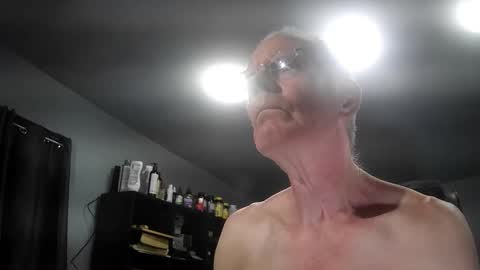 Snapshot of fantasyresort chatting on 4, 11, 2025 fantasyresort online show from 4, 11, 2025