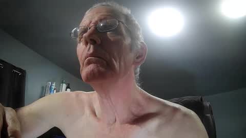 Snapshot of fantasyresort chatting on 15, 11, 2025 fantasyresort online show from 15, 11, 2025