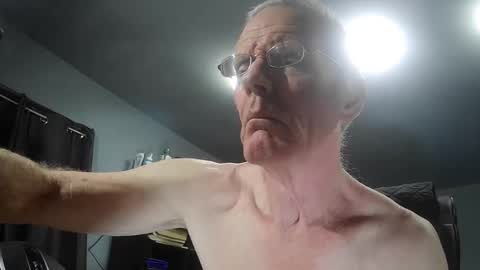 Snapshot of fantasyresort chatting on 17, 11, 2025 fantasyresort online show from 17, 11, 2025