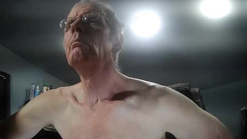 Snapshot of fantasyresort chatting on 3, 12, 2025 fantasyresort online show from 3, 12, 2025