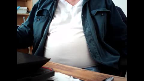 Snapshot of fatbellyitalian chatting on 12, 3, 2025 fatbellyitalian online show from 12, 3, 2025