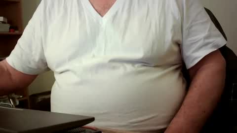 Snapshot of fatbellyitalian chatting on 19, 10, 2025 fatbellyitalian online show from 19, 10, 2025