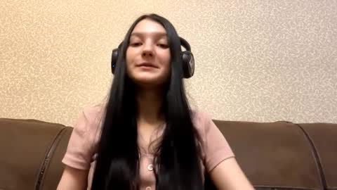 Aurora 18yo online show from 13, 1, 2026