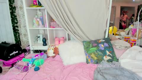 Snapshot of fawnmoonx chatting on 24, 12, 2024 fawnmoonx online show from 24, 12, 2024