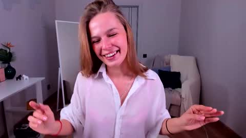 Snapshot of feel_our_vibe chatting on 23, 10, 2025 Daniela online show from 23, 10, 2025