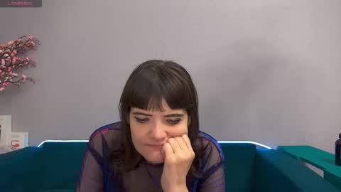 Laura online show from 1, 10, 2025