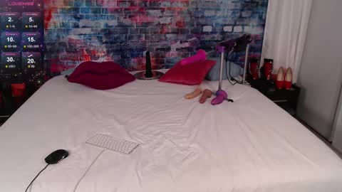 Felicia Hardon online show from 11, 9, 2025