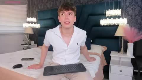 Femboy Max online show from 17, 7, 2026