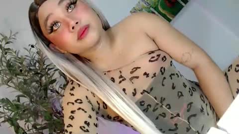 Snapshot of femboy_veronica chatting on 10, 5, 2026 femboy_veronica online show from 10, 5, 2026