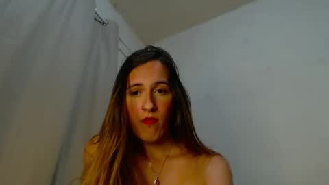 Snapshot of femmeangel chatting on 7, 10, 2025 Alice online show from 7, 10, 2025