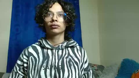 Snapshot of fenixmfx chatting on 19, 10, 2025 Fenix online show from 19, 10, 2025