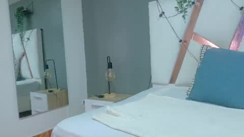 FERNANDA BROWN  online show from 5, 7, 2026