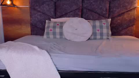 FERNANDA BROWN  online show from 23, 7, 2026