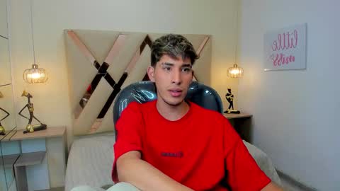 Snapshot of ferphoenix_ chatting on 23, 12, 2025 FER PHOENIX online show from 23, 12, 2025