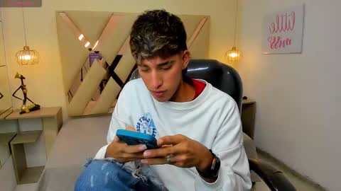 Snapshot of ferphoenix_ chatting on 1, 2, 2026 FER PHOENIX online show from 1, 2, 2026