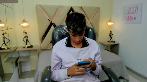 Snapshot of ferphoenix_ chatting on 4, 2, 2026 FER PHOENIX online show from 4, 2, 2026