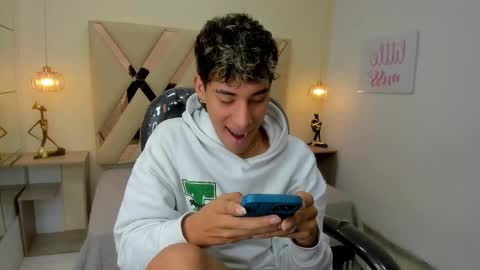 Snapshot of ferphoenix_ chatting on 6, 3, 2026 FER PHOENIX online show from 6, 3, 2026