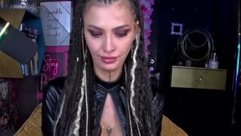 Sarah online show from 24, 6, 2026