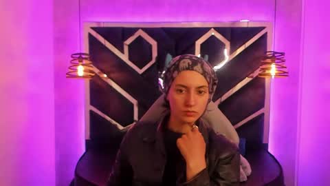   online show from 10, 1, 2025