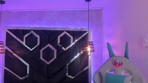   online show from 5, 2, 2025