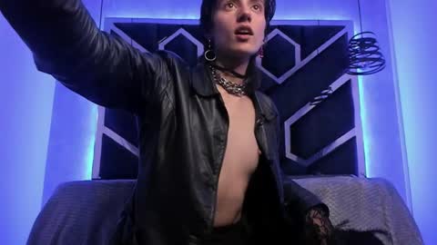   online show from 21, 2, 2025