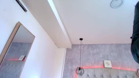   online show from 13, 9, 2025